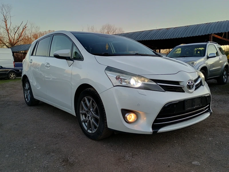 Toyota Verso 2.0, снимка 3 - Автомобили и джипове - 49577467