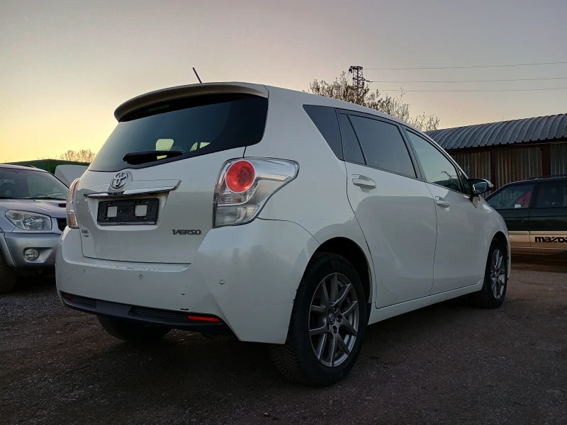 Toyota Verso 2.0, снимка 4 - Автомобили и джипове - 49577467