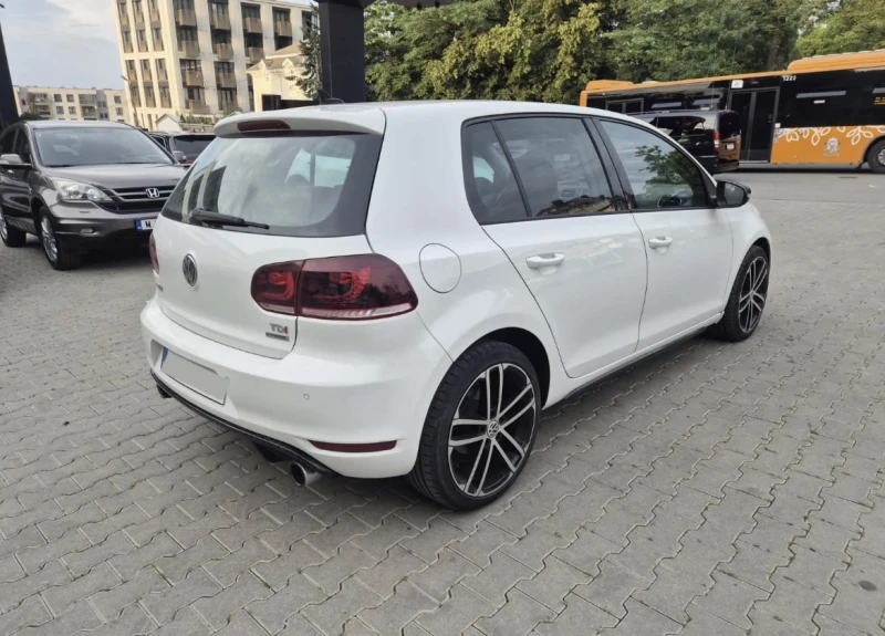 VW Golf, снимка 2 - Автомобили и джипове - 51628834