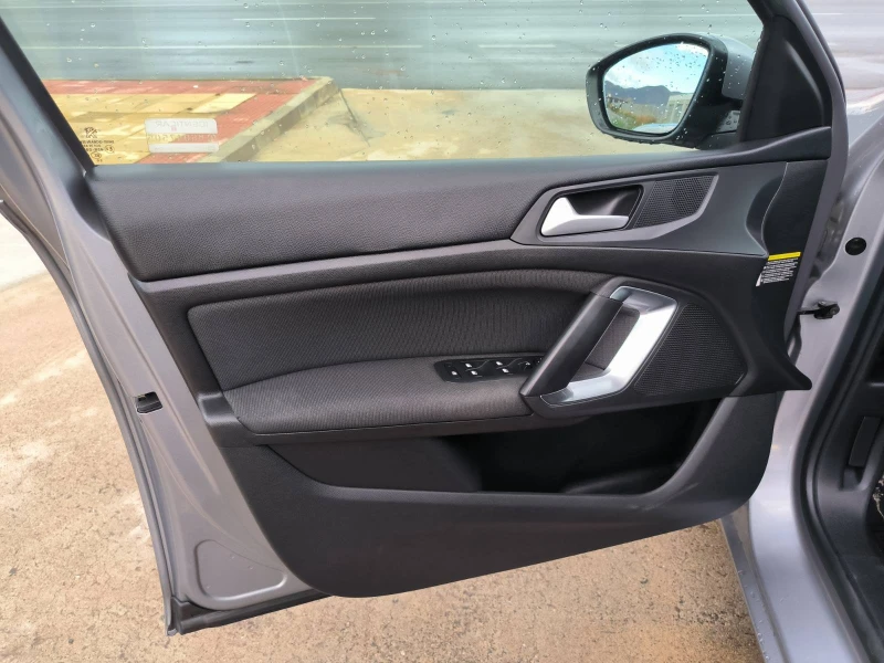 Peugeot 308 1.5d-Navi-Automat-Kamera-Euro-6D, снимка 12 - Автомобили и джипове - 52214114