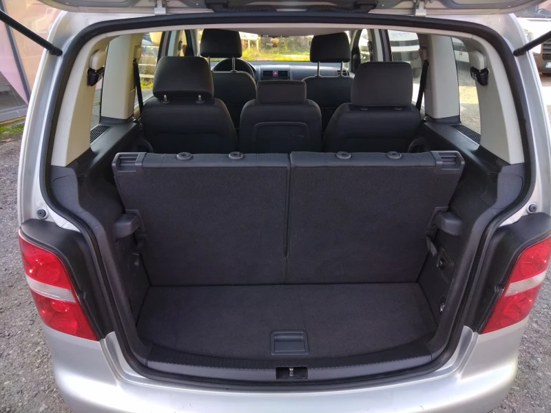 VW Touran 1.9TDI, 7 места, темпомат, 6 скорости , снимка 9 - Автомобили и джипове - 52426057