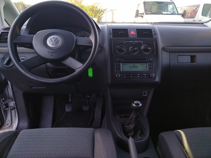 VW Touran 1.9TDI, 7 места, темпомат, 6 скорости , снимка 14 - Автомобили и джипове - 52426057