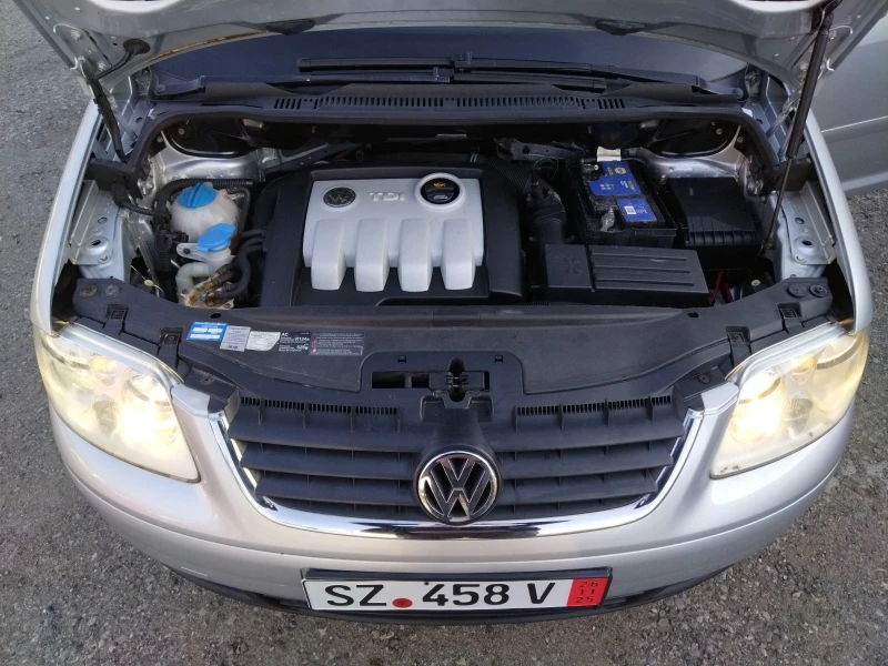 VW Touran 1.9TDI, 7 места, темпомат, 6 скорости , снимка 16 - Автомобили и джипове - 52426057