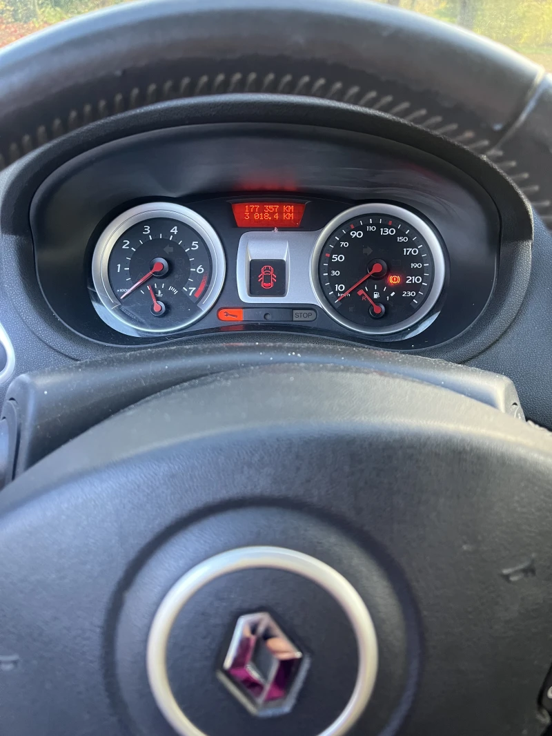 Renault Clio 1.2 16v t, снимка 5 - Автомобили и джипове - 52828232