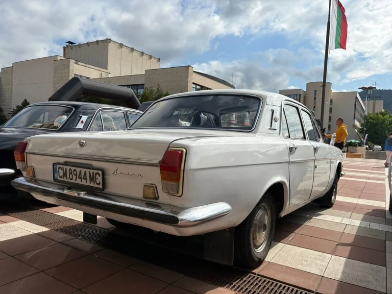 Volga 24 Газ 24 , снимка 9 - Автомобили и джипове - 53581135