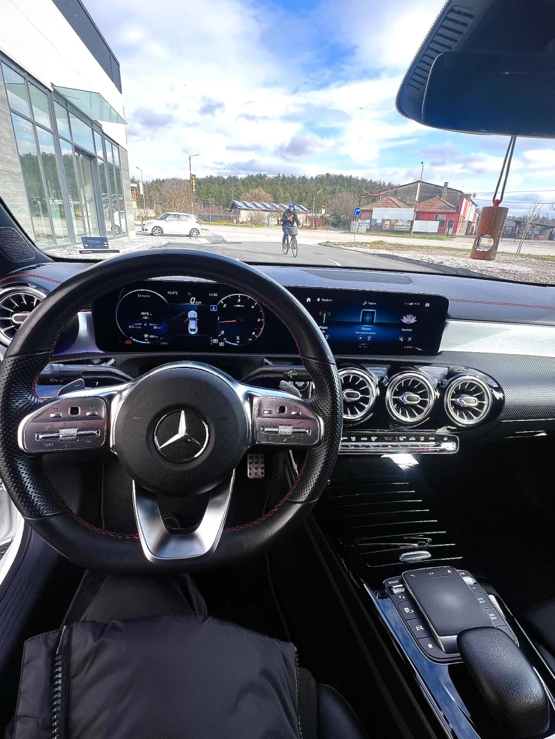 Mercedes-Benz CLA 200, снимка 15 - Автомобили и джипове - 53585100