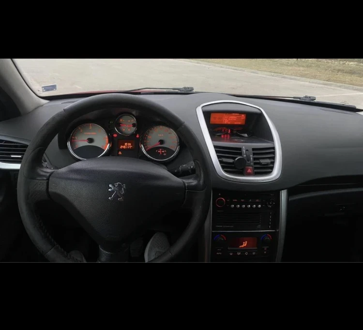 Peugeot 207 1.6 hdi, снимка 7 - Автомобили и джипове - 47611065