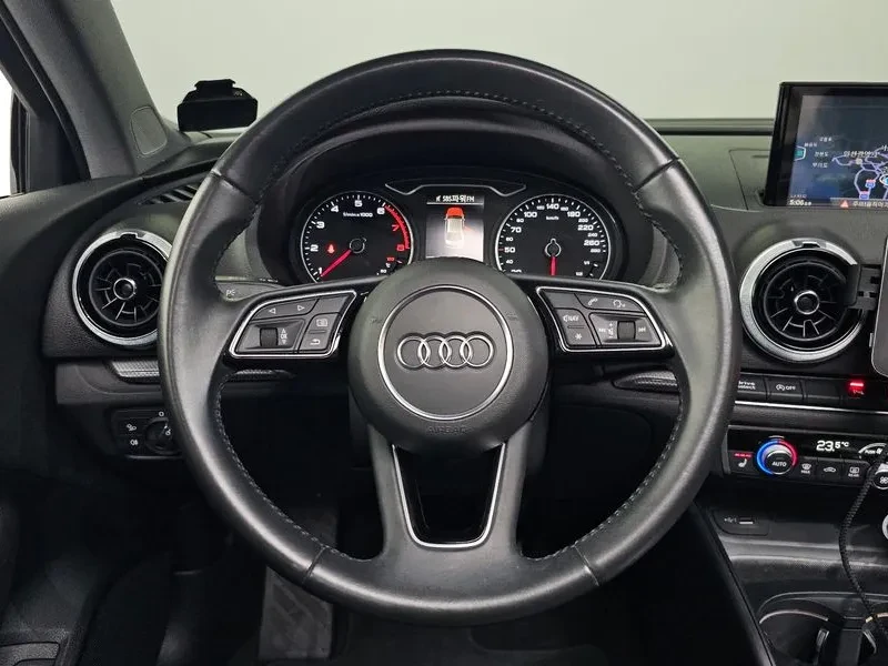 Audi A3 2.0 TFSI, снимка 13 - Автомобили и джипове - 54139577
