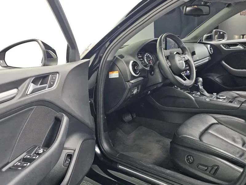 Audi A3 2.0 TFSI, снимка 10 - Автомобили и джипове - 54139577