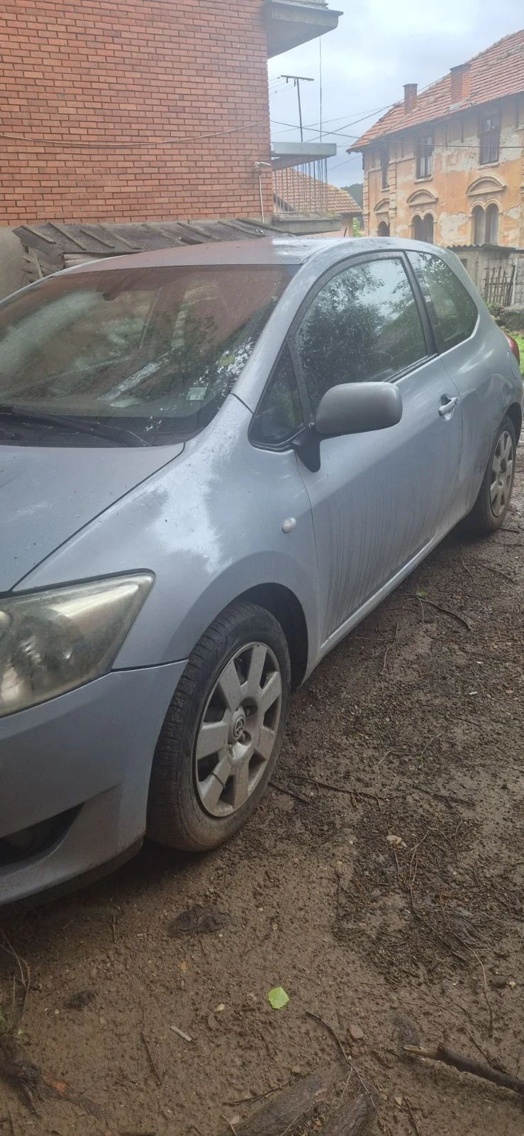 Toyota Auris Лек, снимка 3 - Автомобили и джипове - 54595604