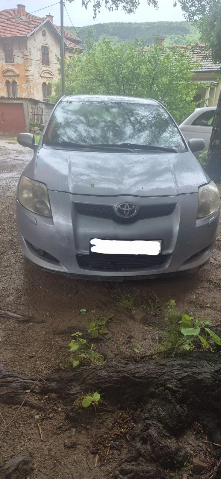 Toyota Auris Лек