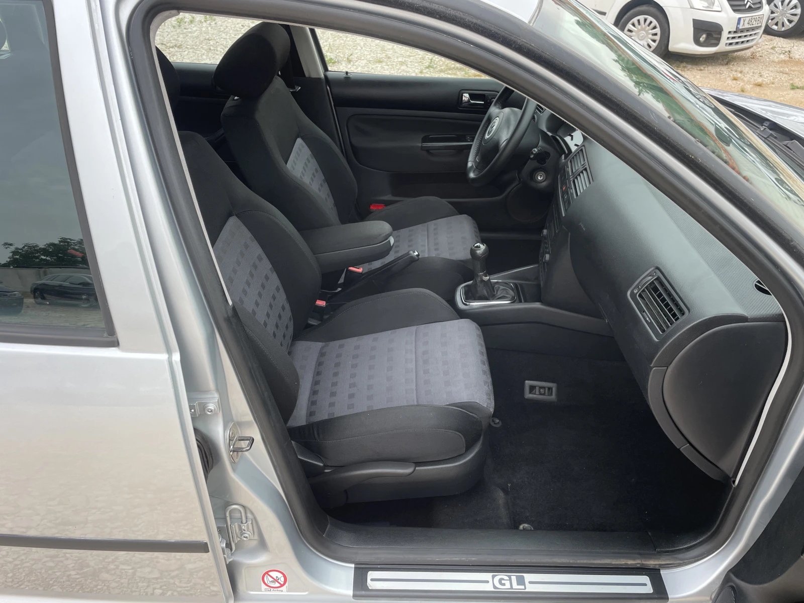 VW Golf 1, 9TDI-101кс-GL-КЛИМАТРОНИК-2006г. - изображение 10