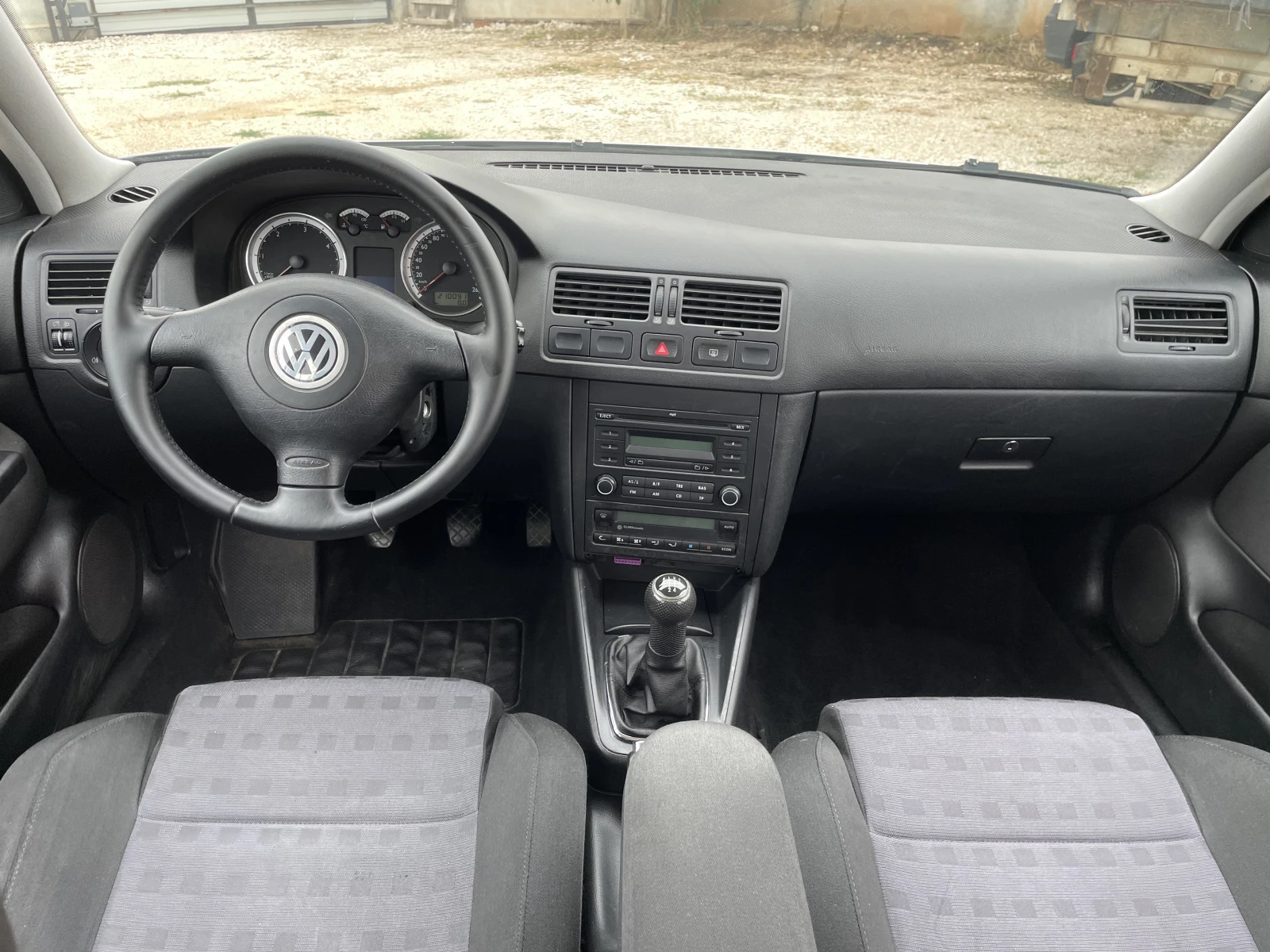 VW Golf 1, 9TDI-101кс-GL-КЛИМАТРОНИК-2006г. | Mobile.bg — изображение 16
