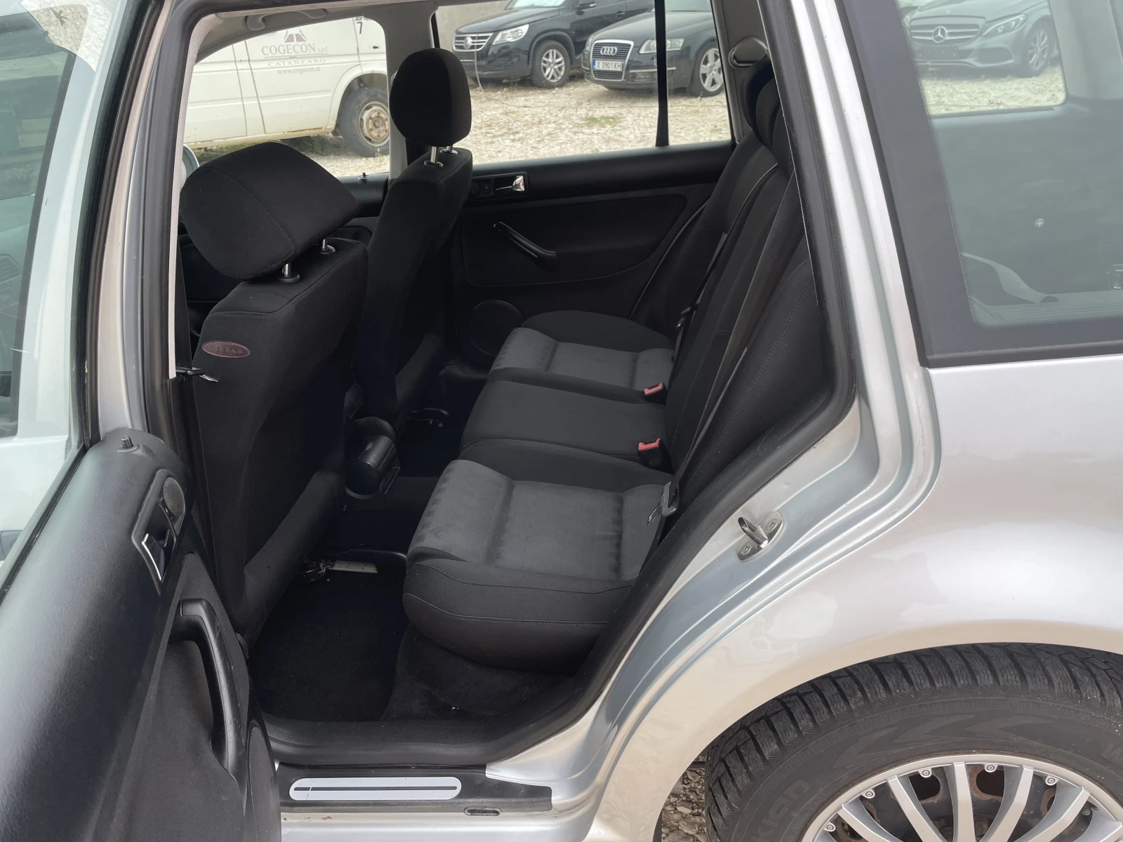 VW Golf 1, 9TDI-101кс-GL-КЛИМАТРОНИК-2006г. | Mobile.bg — изображение 13