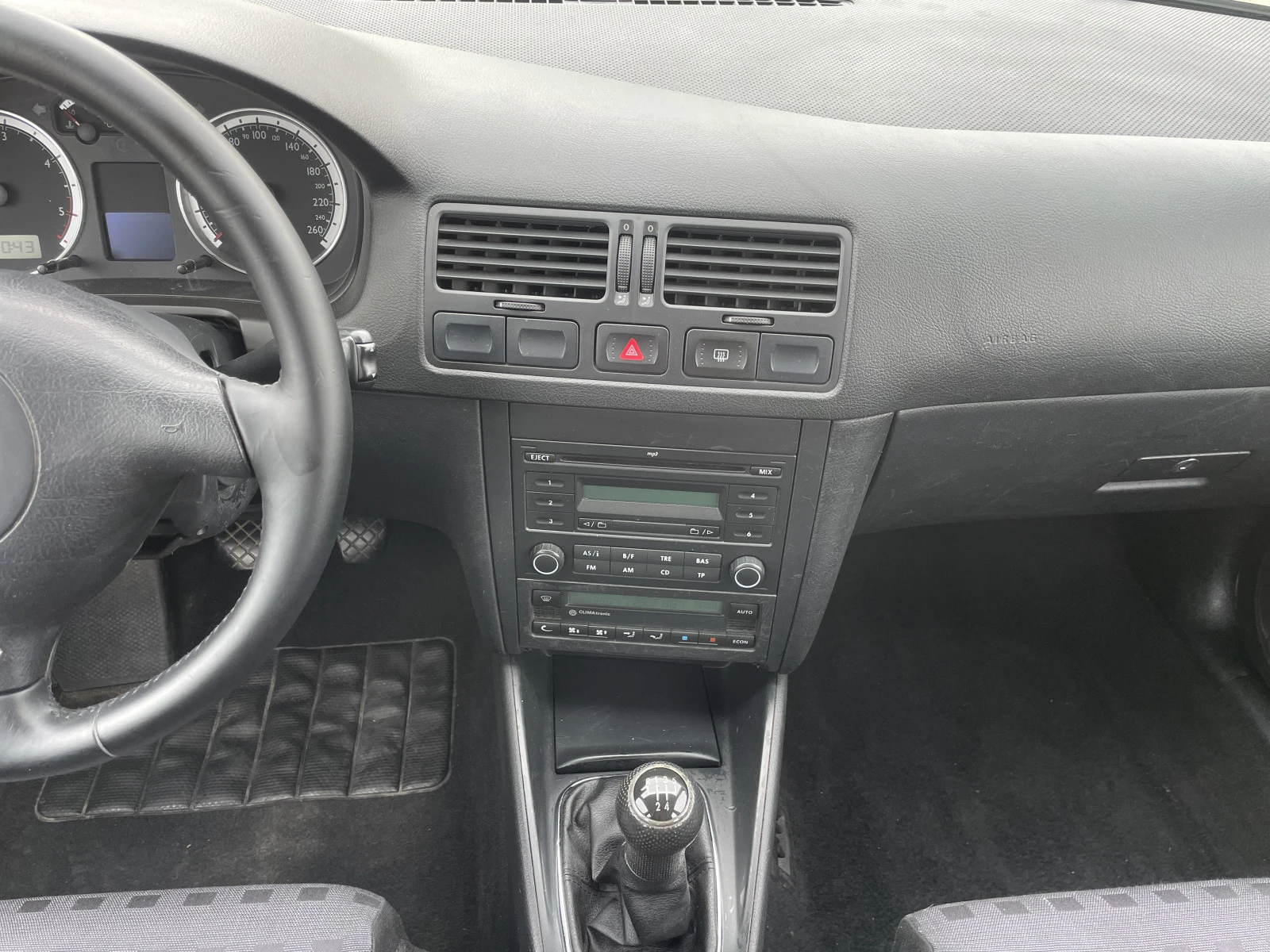 VW Golf 1, 9TDI-101кс-GL-КЛИМАТРОНИК-2006г. | Mobile.bg — изображение 15
