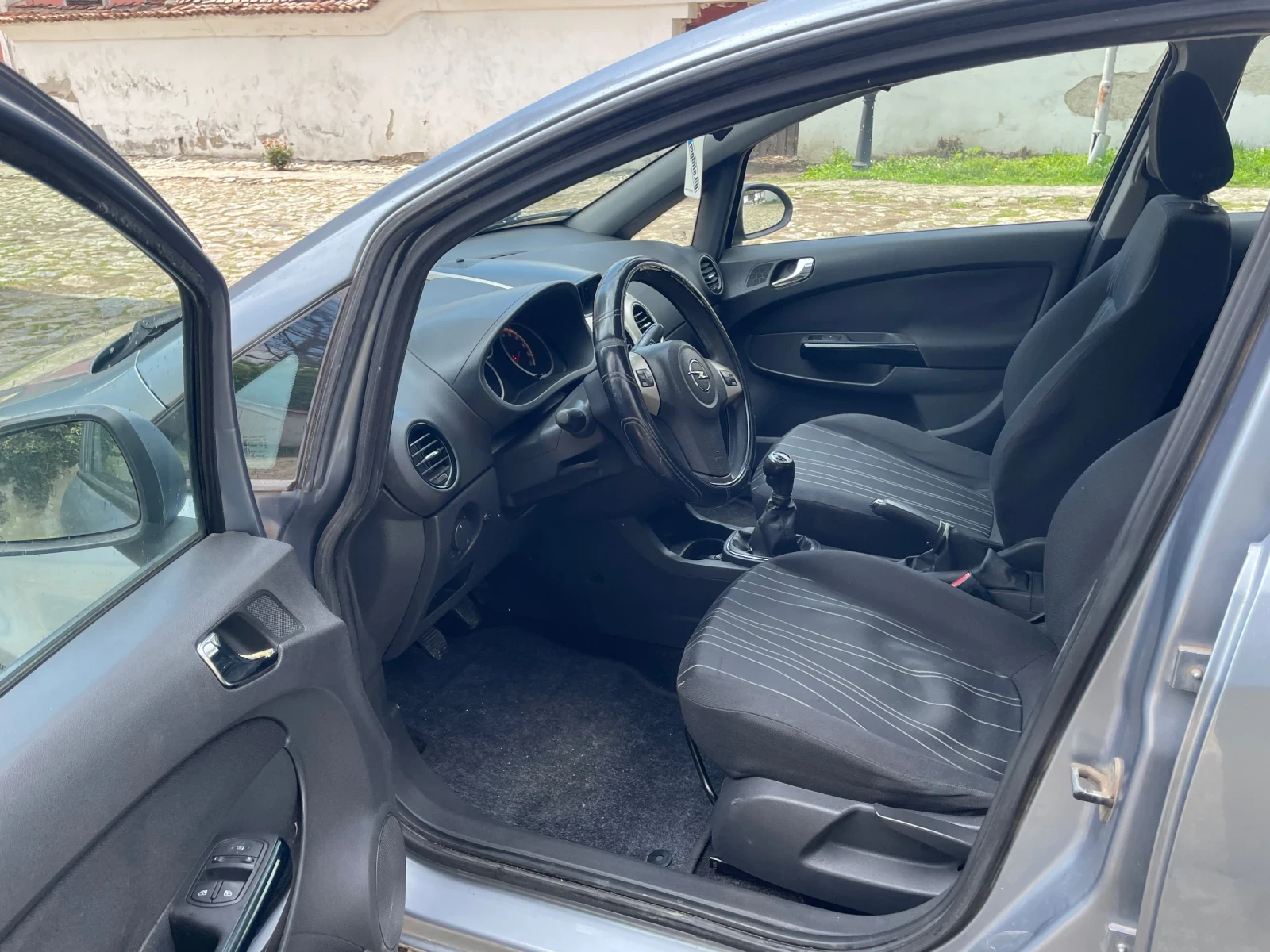 Opel Corsa 1.2i 80ks KLIMATIK - изображение 9
