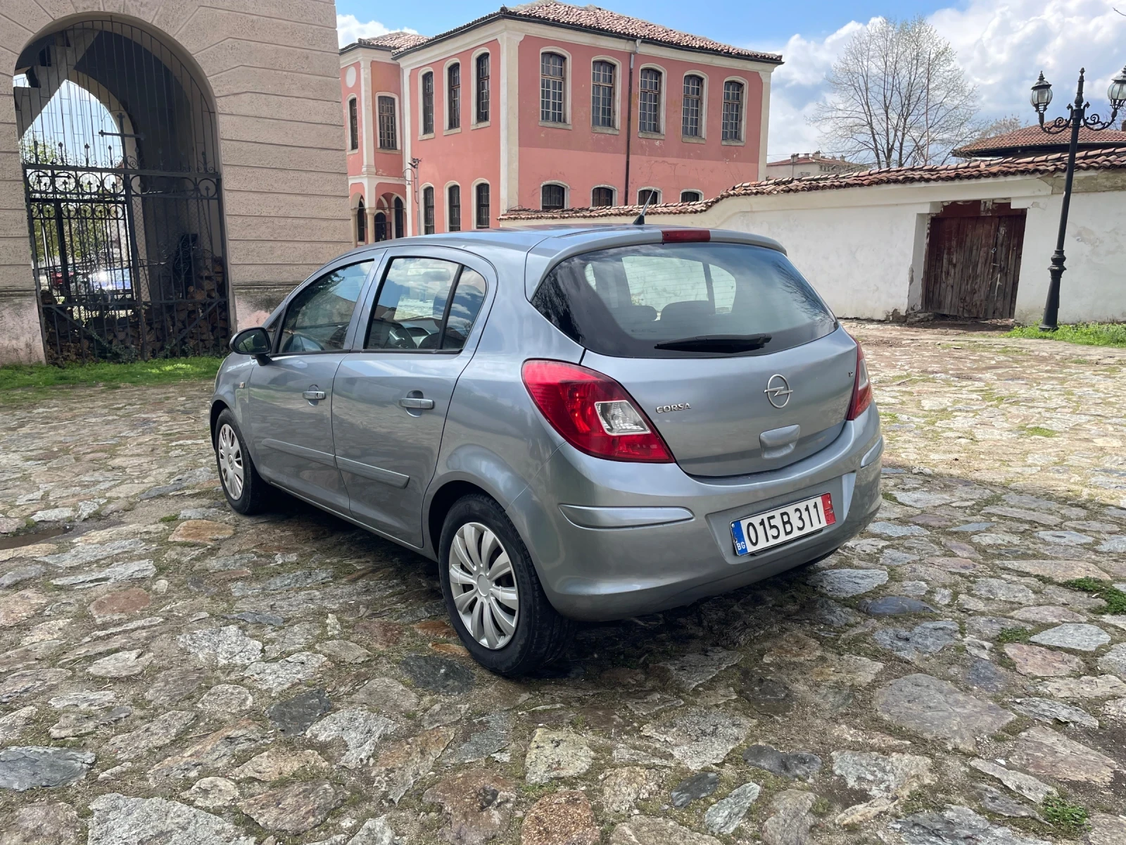 Opel Corsa 1.2i 80ks KLIMATIK - изображение 3