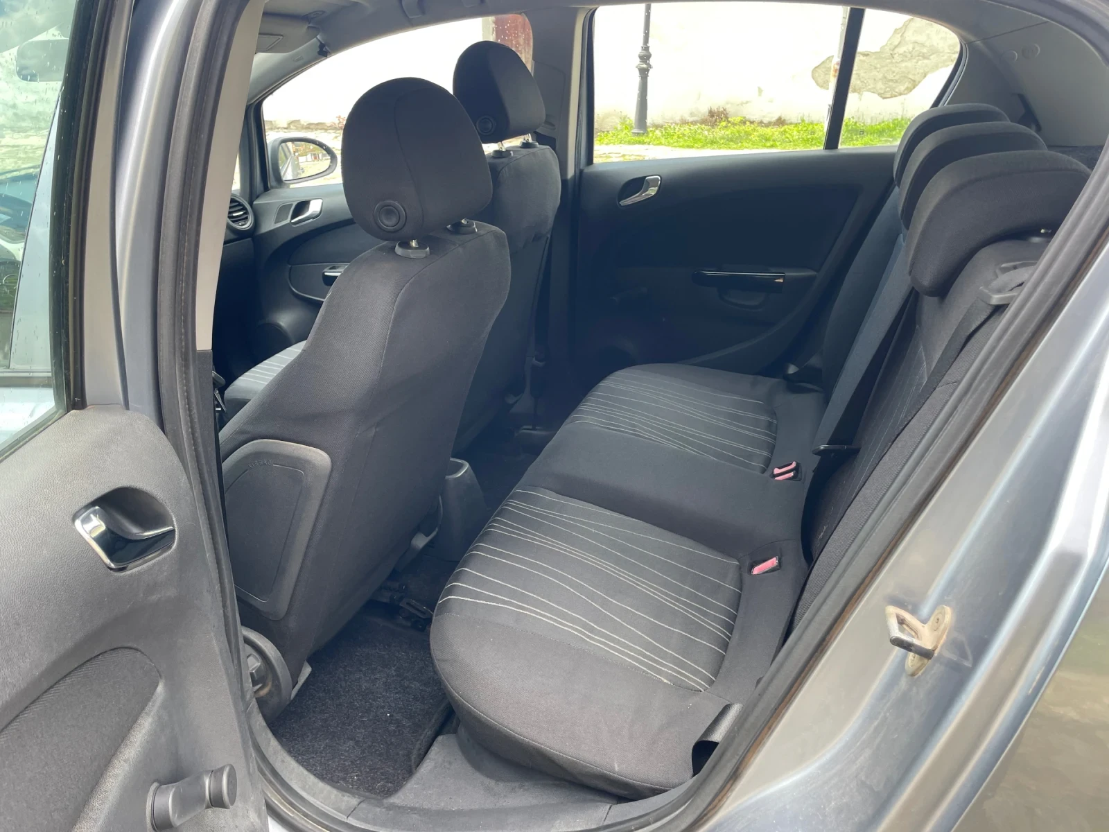Opel Corsa 1.2i 80ks KLIMATIK - изображение 10
