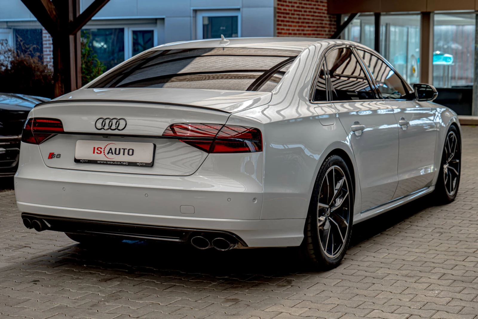 Audi S8 PLUS/EXCLUSIVE/HuD/Night/Обдухване/Керамика/BOSE - изображение 4
