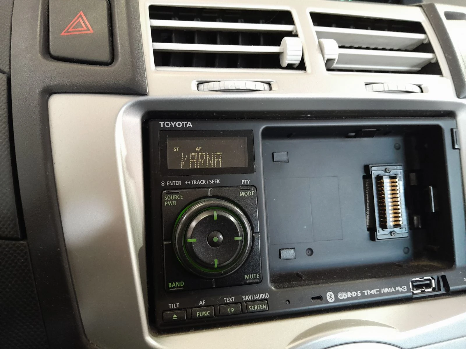Toyota Yaris  - изображение 2