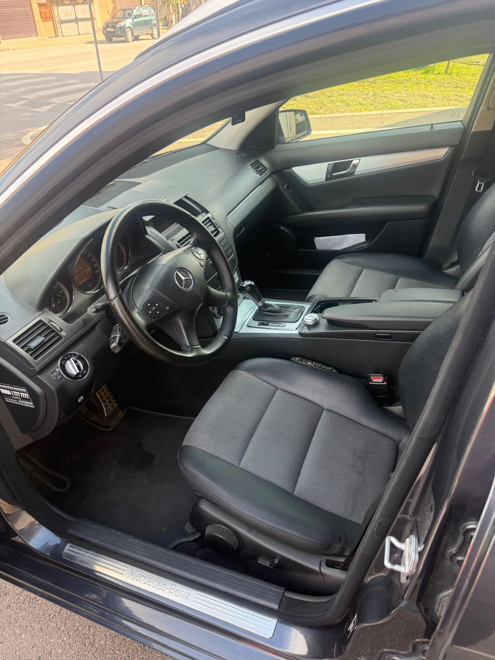 Mercedes-Benz C 350  - изображение 9