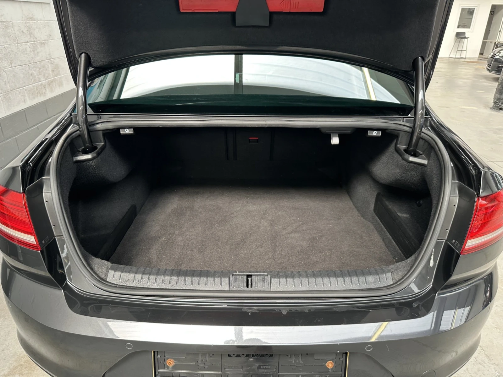 VW Passat COMFORTLINE BUSINESS - AUTOMATIC - LEATHER - DISTR - изображение 8