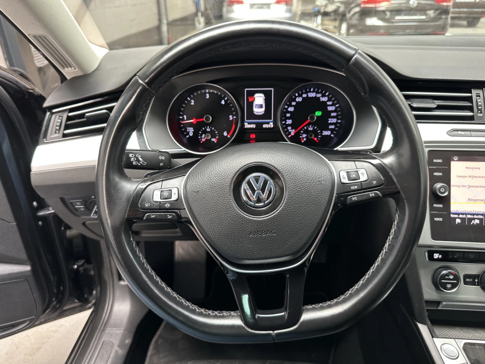 VW Passat COMFORTLINE BUSINESS - AUTOMATIC - LEATHER - DISTR - изображение 5