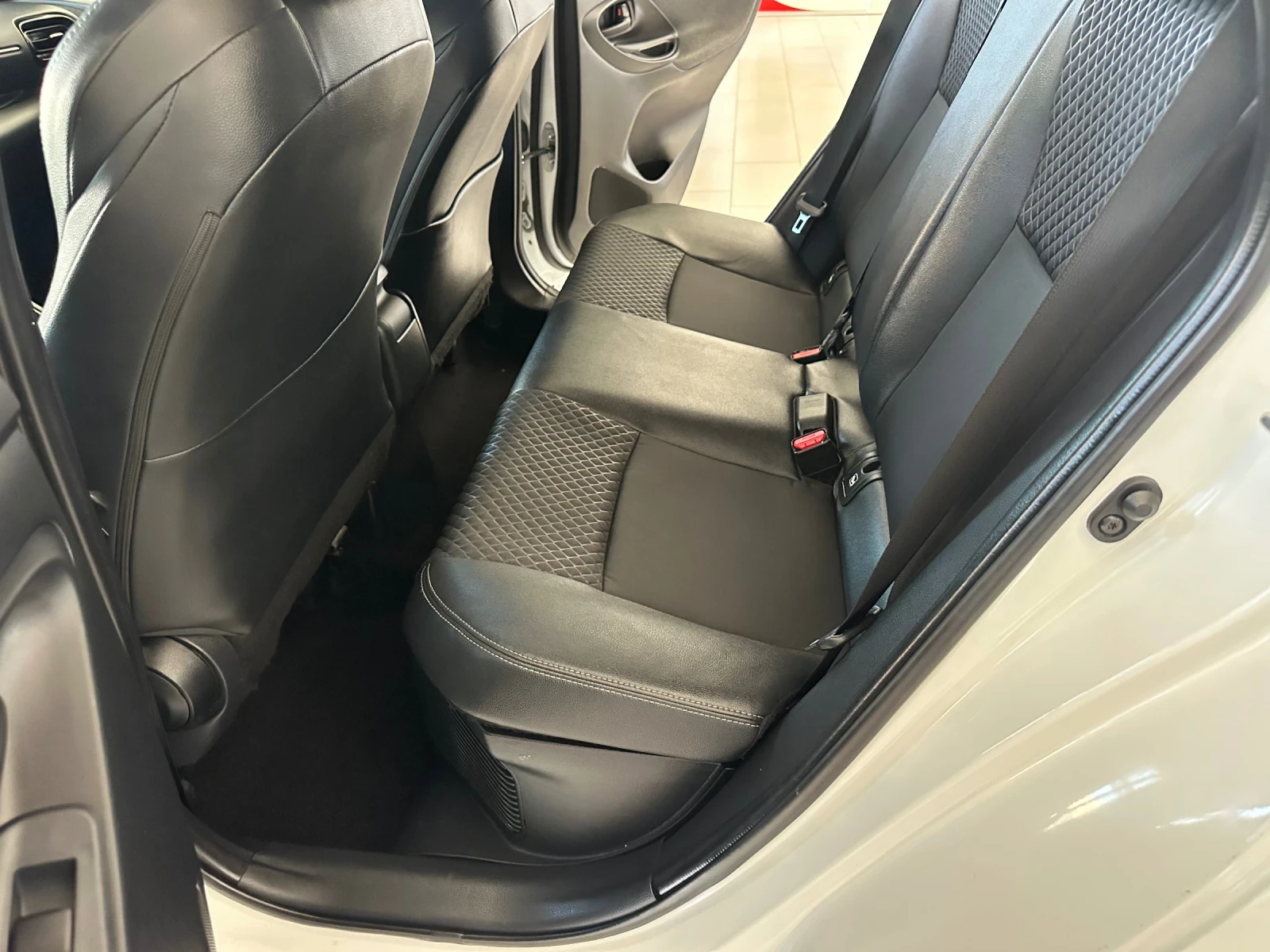 Toyota Yaris Bitone, Head Up  - изображение 9