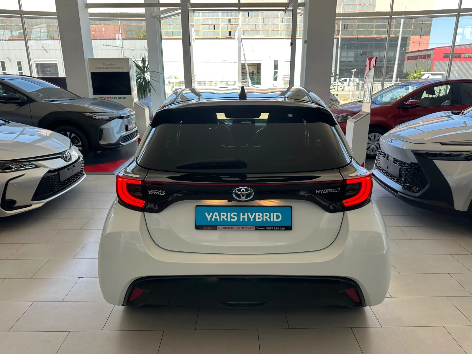 Toyota Yaris Bitone, Head Up  - изображение 4