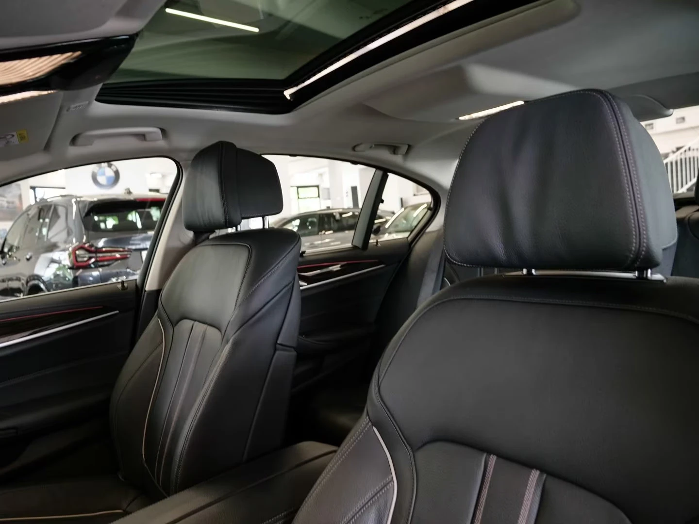 BMW 540 LUXURY/340HP/LASER/MEMO/HUD/AHK/CAM/NAVI/274g | Mobile.bg   11