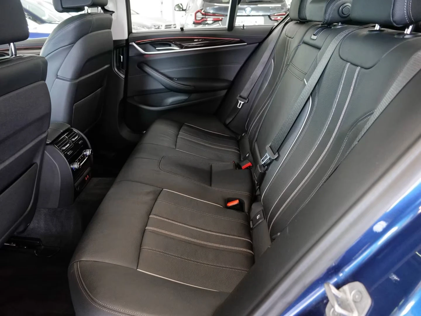 BMW 540 LUXURY/340HP/LASER/MEMO/HUD/AHK/CAM/NAVI/274g | Mobile.bg   15