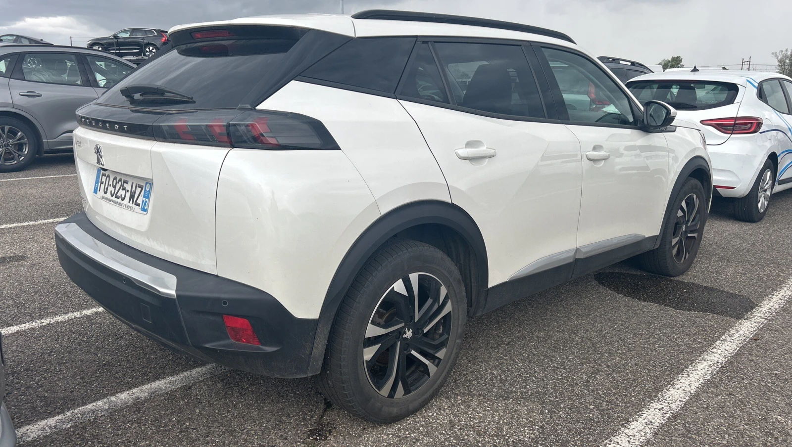 Peugeot 2008 ELECTRIC ALLURE 136 - изображение 4