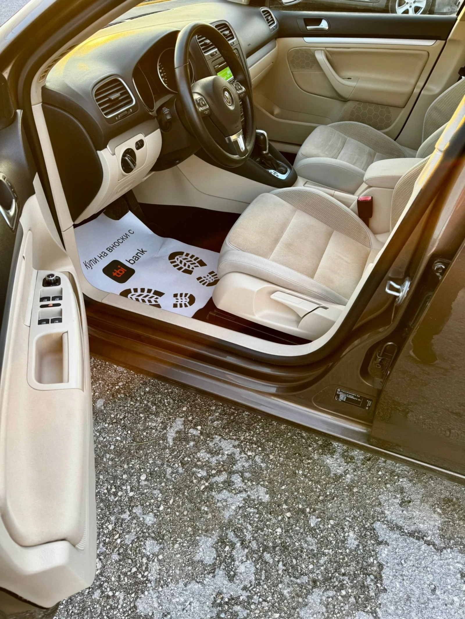 VW Golf VI, 1.6TDI, АВТОМАТ, КЛИМАТРОНИК  - изображение 9