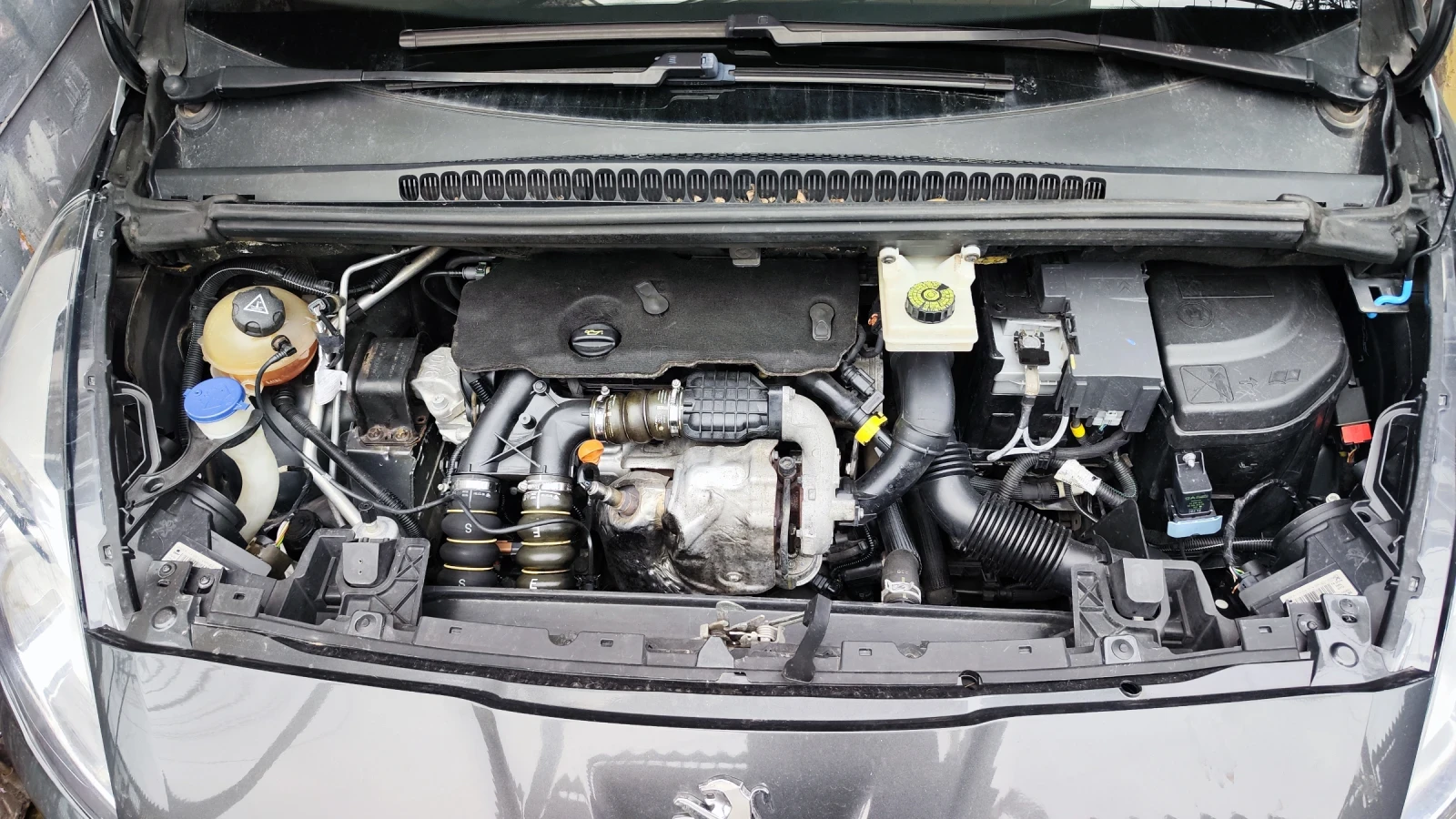 Peugeot 5008 1.6 HDI , снимка 2 - Автомобили и джипове - 53754776