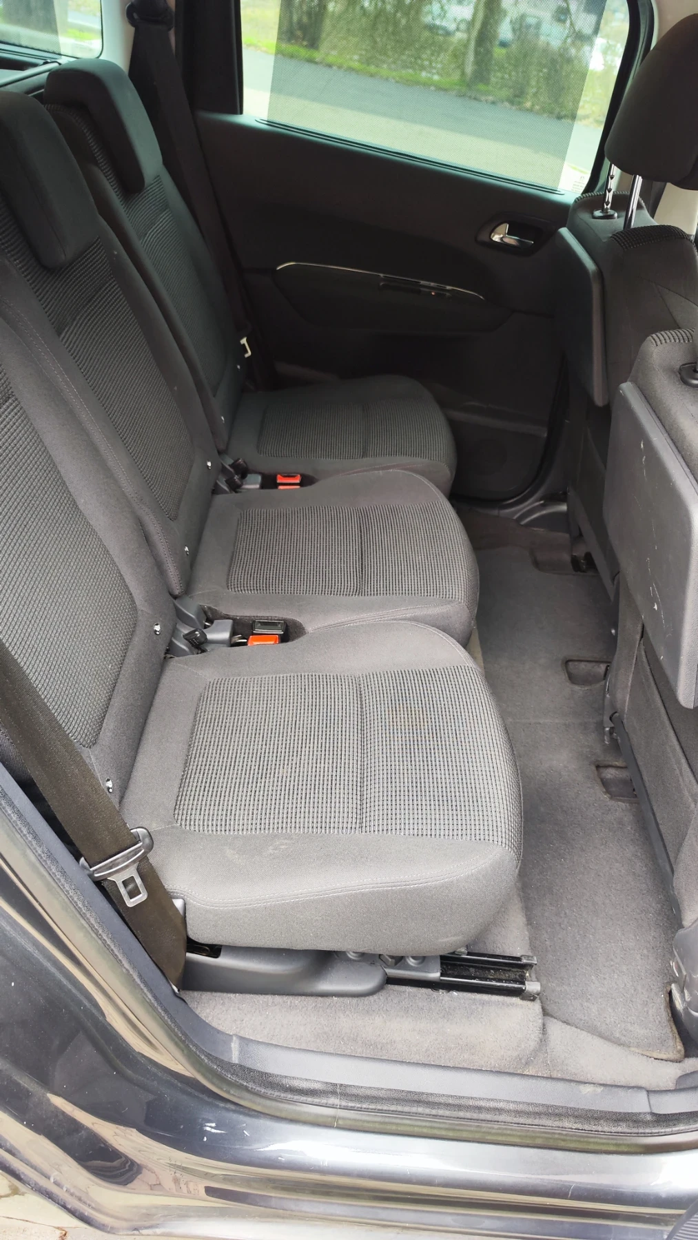 Peugeot 5008 1.6 HDI , снимка 6 - Автомобили и джипове - 53754776