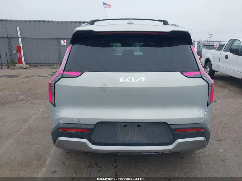 Kia EV9 WIND | ЦЕНА ДО БЪЛГАРИЯ | , снимка 16 - Автомобили и джипове - 53813000