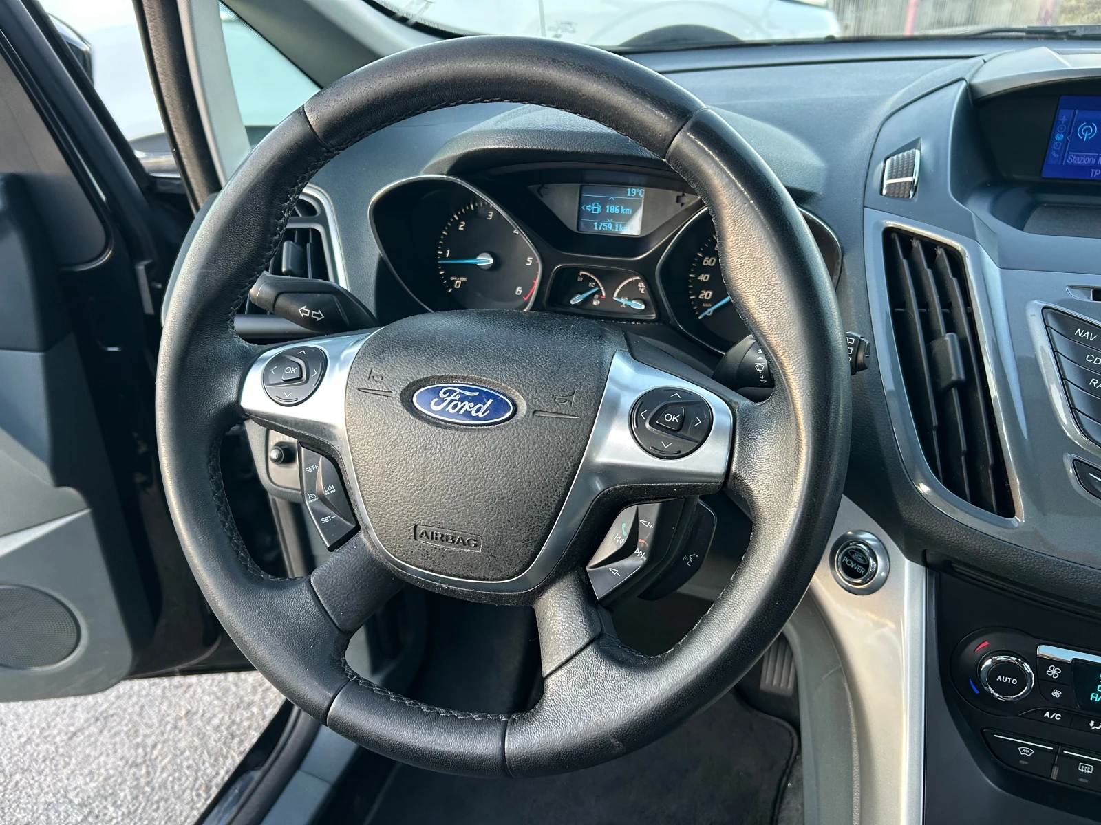 Ford C-max 1.6 TDCi ПАНОРАМА/KEYLESS, снимка 10 - Автомобили и джипове - 54571155