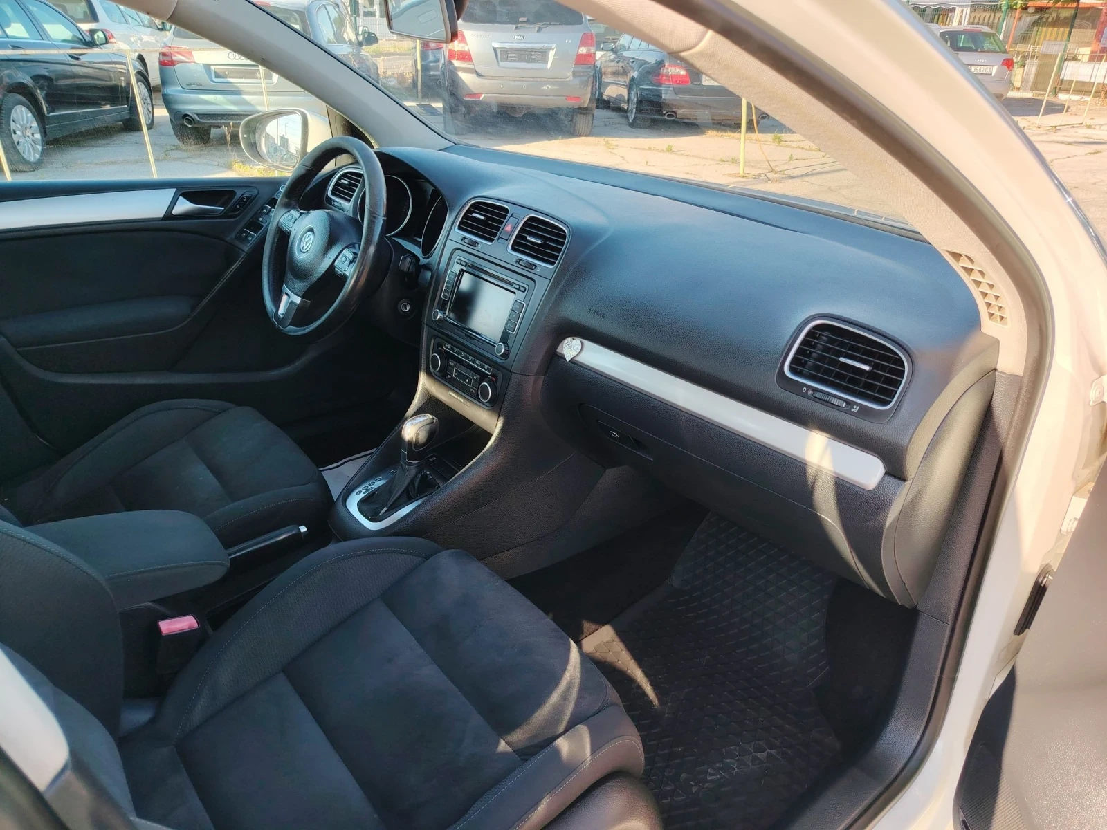 VW Golf 2.0tdi avtomatik, снимка 10 - Автомобили и джипове - 54987020