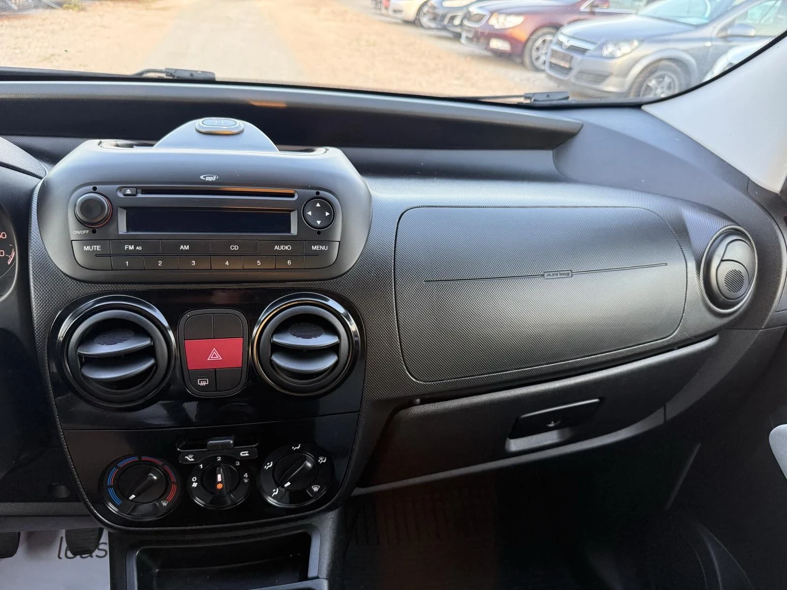 Fiat Qubo 1.4 I 96000km ЕВРО 5, снимка 15 - Автомобили и джипове - 55108002