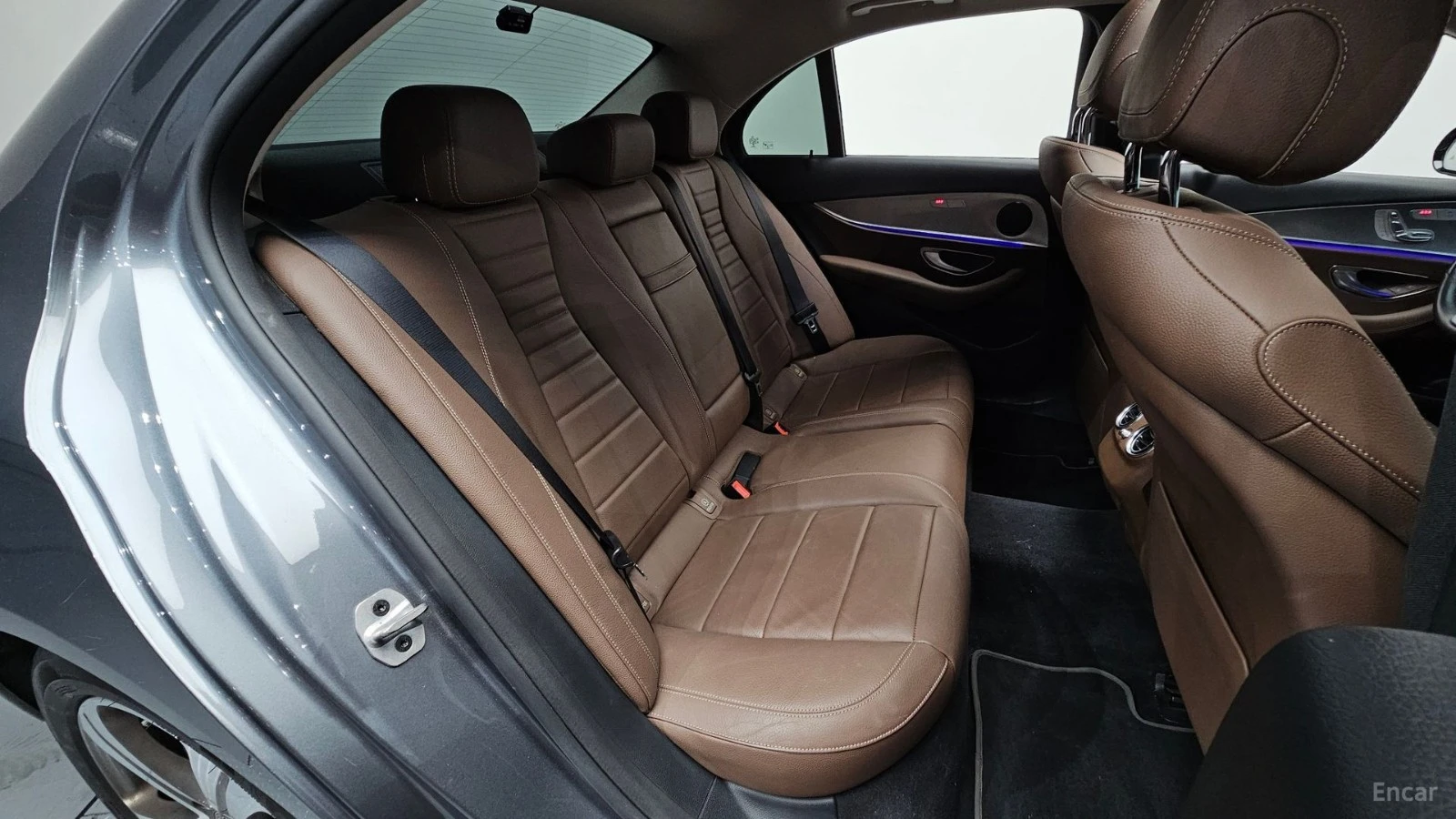 Mercedes-Benz E 300 Avangarde* КОЖА* НАВИ* ПАНО* КАМЕРА, снимка 10 - Автомобили и джипове - 55466725