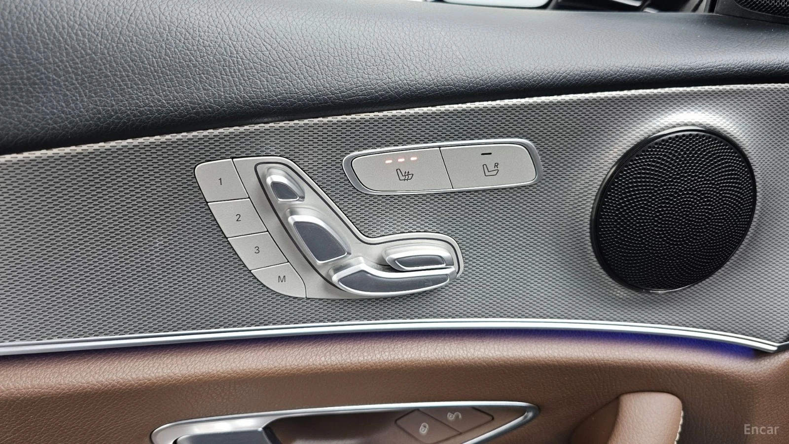 Mercedes-Benz E 300 Avangarde* КОЖА* НАВИ* ПАНО* КАМЕРА, снимка 16 - Автомобили и джипове - 55466725