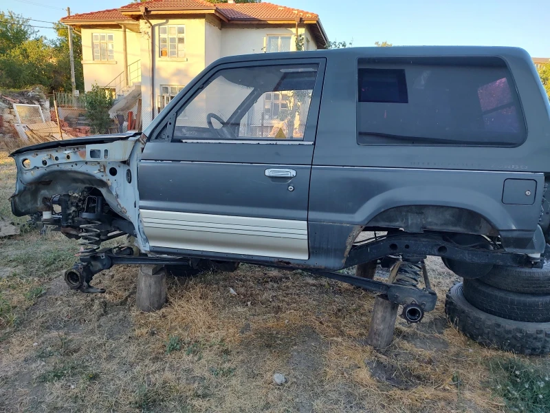 Mitsubishi Pajero 4.2 бензин, автоматик, снимка 1 - Автомобили и джипове - 47808716