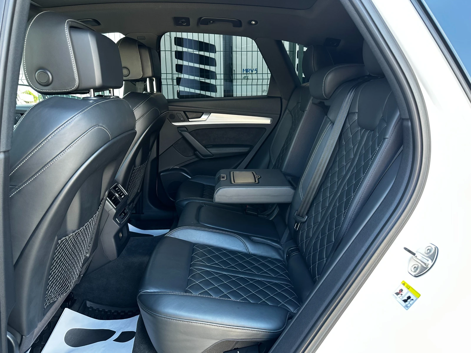 Audi SQ5 Гаранция/354кс/Quattro/БАРТЕР/ЛИЗИНГ/КОМЕНТАР, снимка 10 - Автомобили и джипове - 51768877