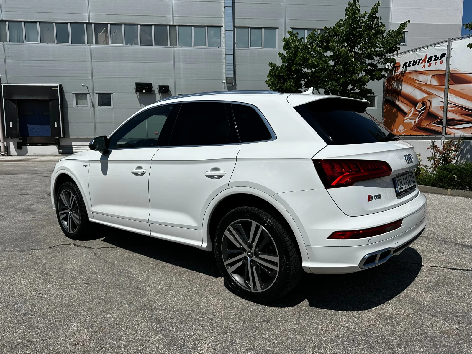 Audi SQ5 Гаранция/354кс/Quattro/БАРТЕР/ЛИЗИНГ/КОМЕНТАР, снимка 3 - Автомобили и джипове - 51768877