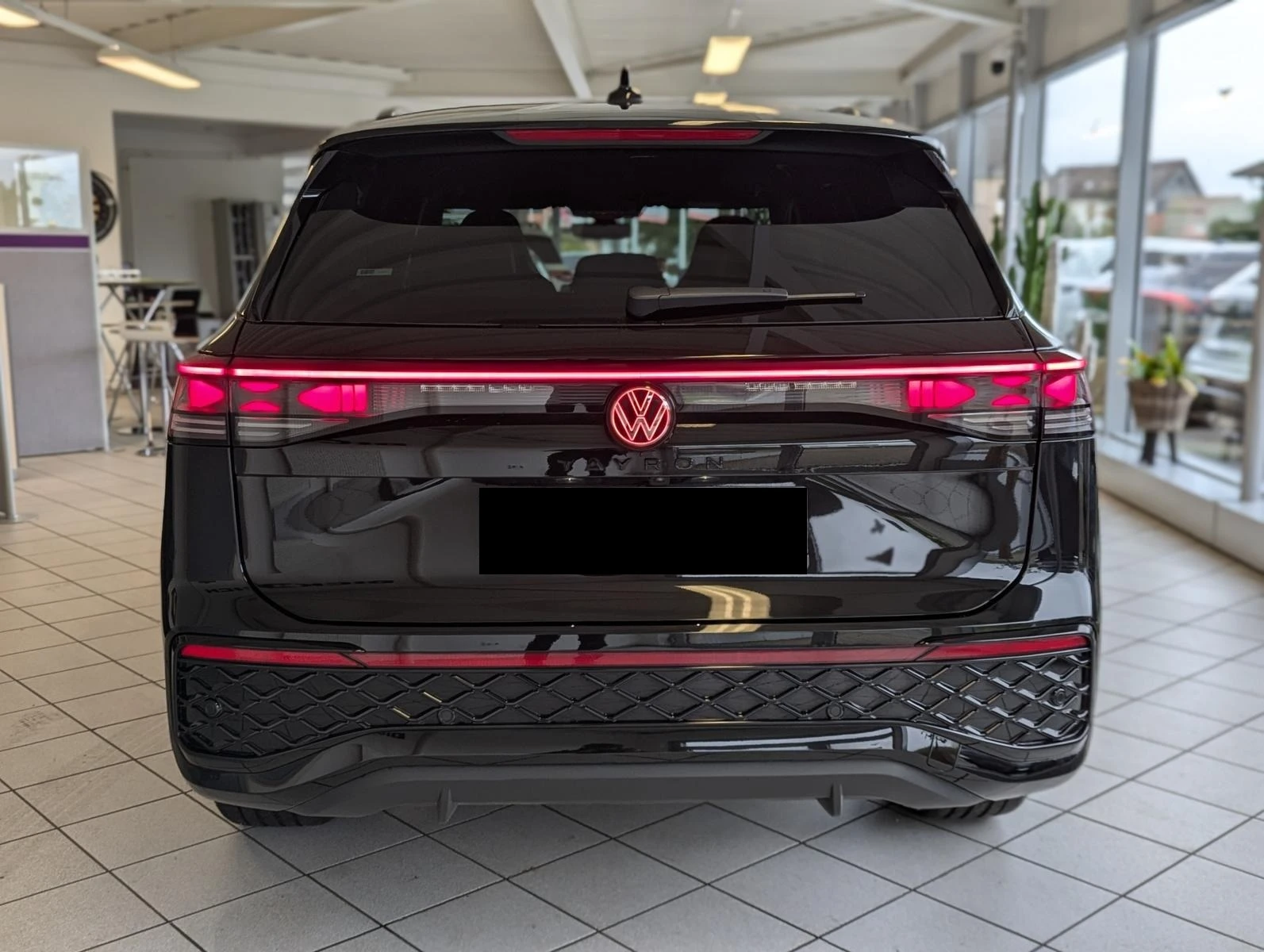 VW Tayron 2.0TDI* 4M* R-LINE* H/K* 360 CAM* DISTR* HUD* PANO - изображение 4