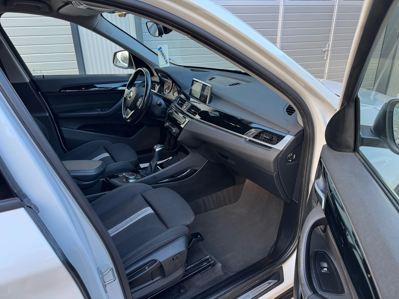 BMW X1 2.0D X-drive FULL LED АВТОМАТ НАВИ КАСКО RECARO, снимка 11 - Автомобили и джипове - 53713267