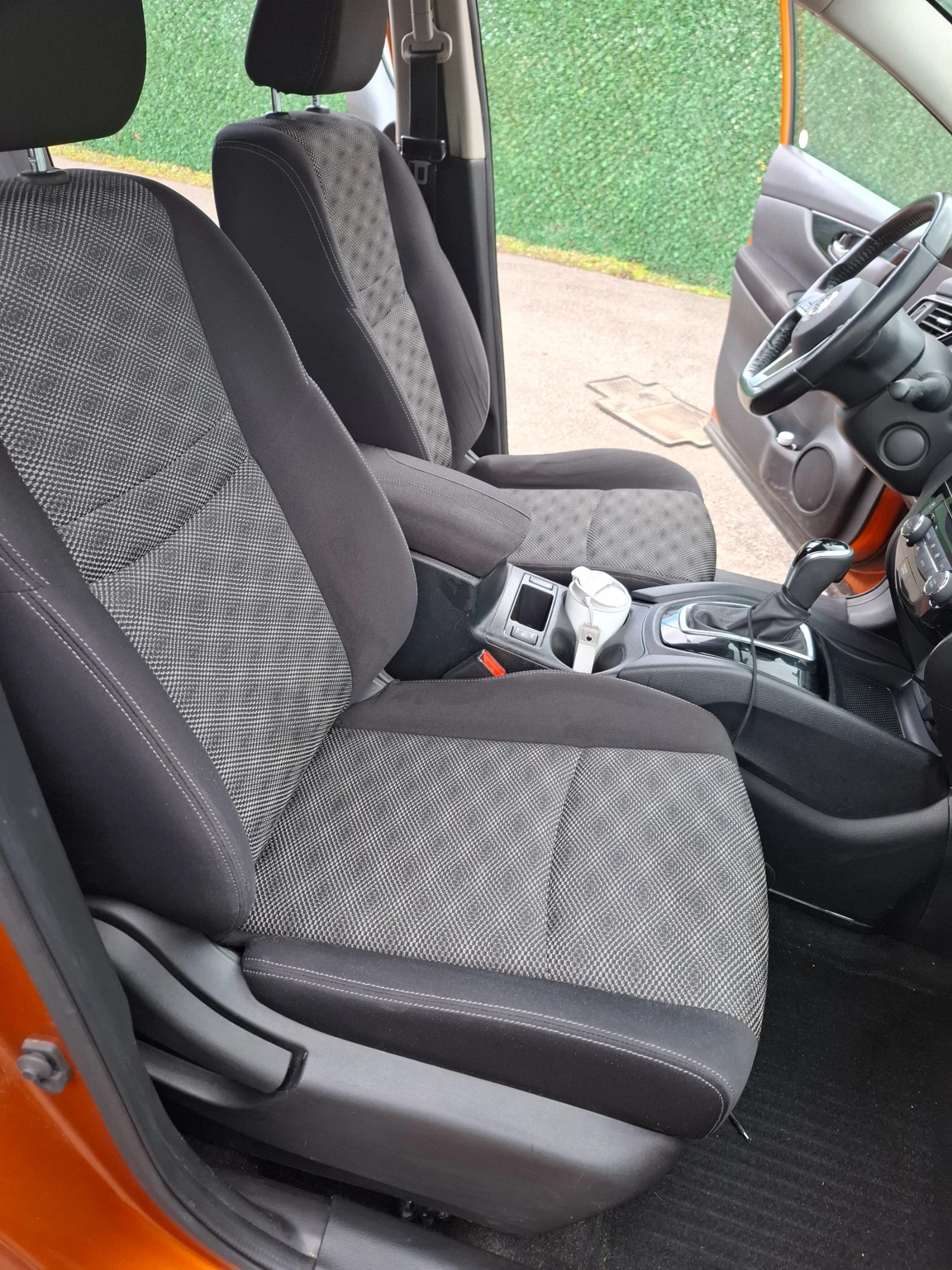 Nissan Qashqai, снимка 16 - Автомобили и джипове - 54008901