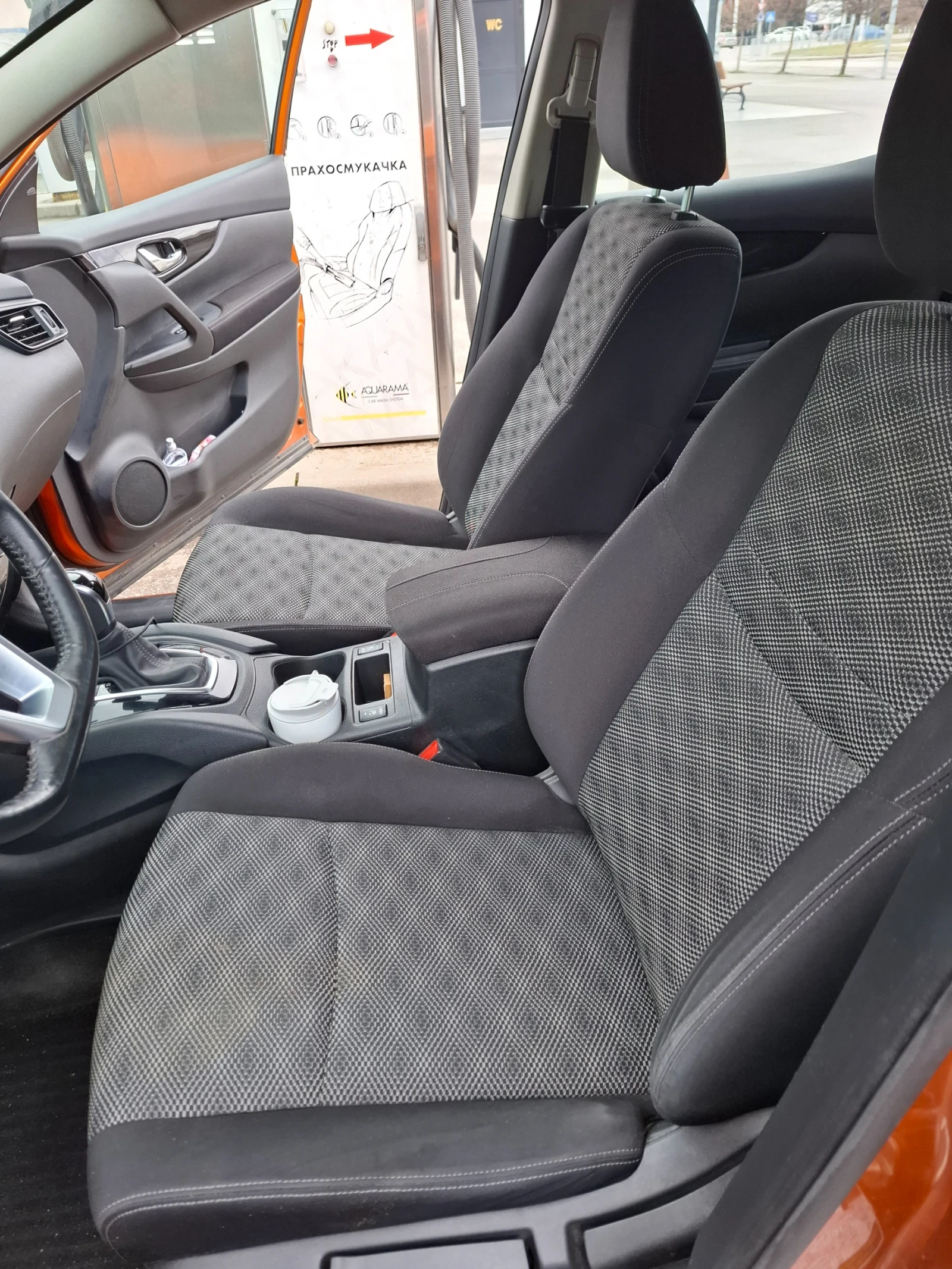 Nissan Qashqai, снимка 14 - Автомобили и джипове - 54008901