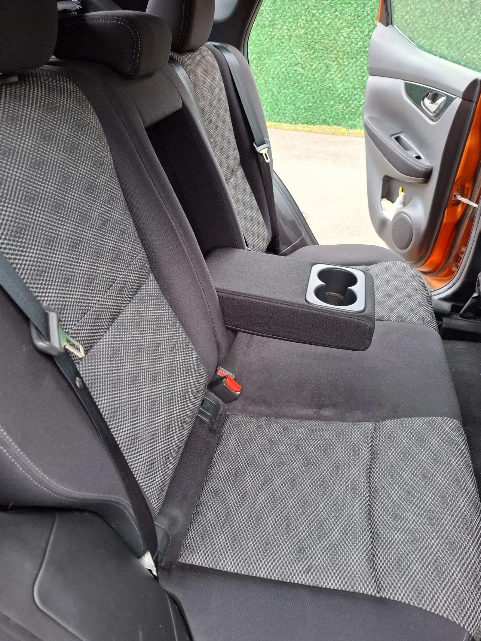 Nissan Qashqai, снимка 11 - Автомобили и джипове - 54008901