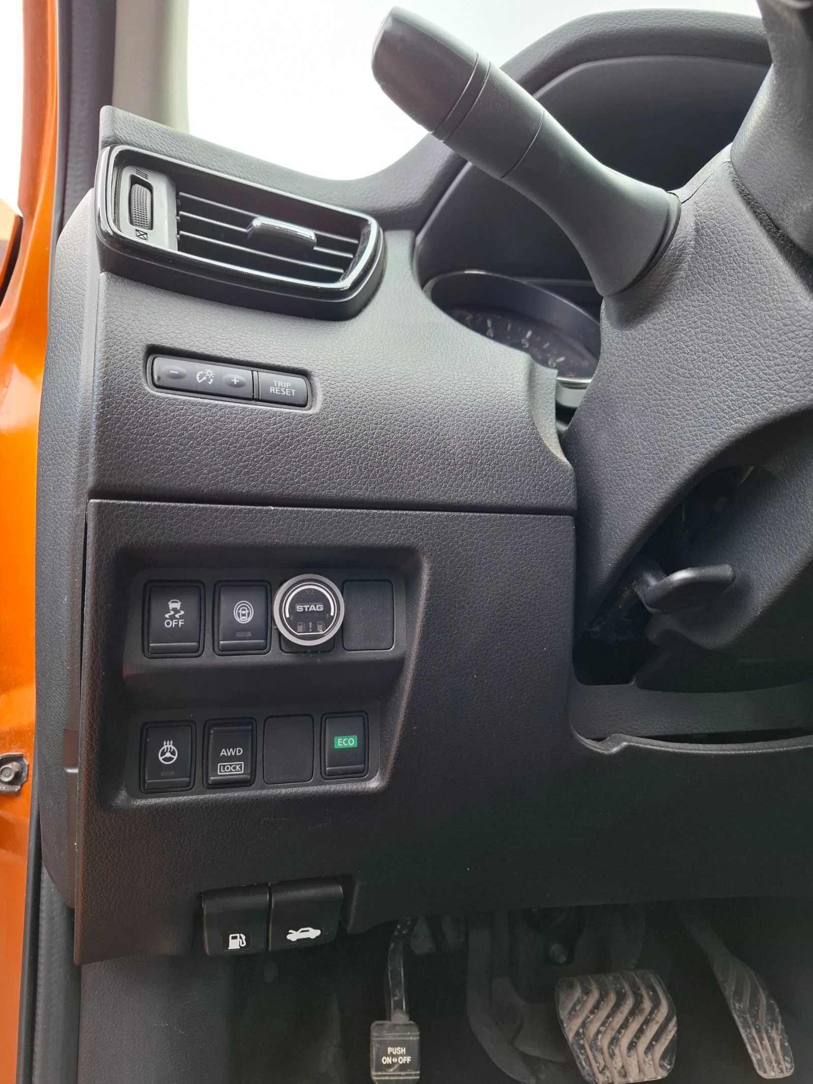 Nissan Qashqai, снимка 13 - Автомобили и джипове - 54008901